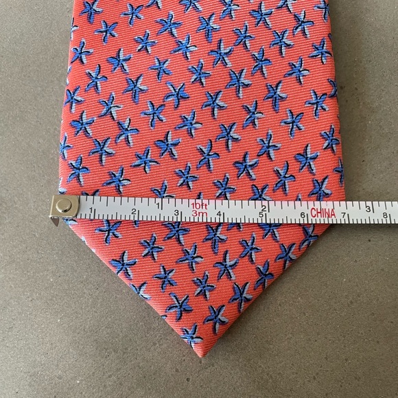 JCrew Silk Pink Tie w/ Blue Starfish (2.75 in width) - Picture 5 of 5